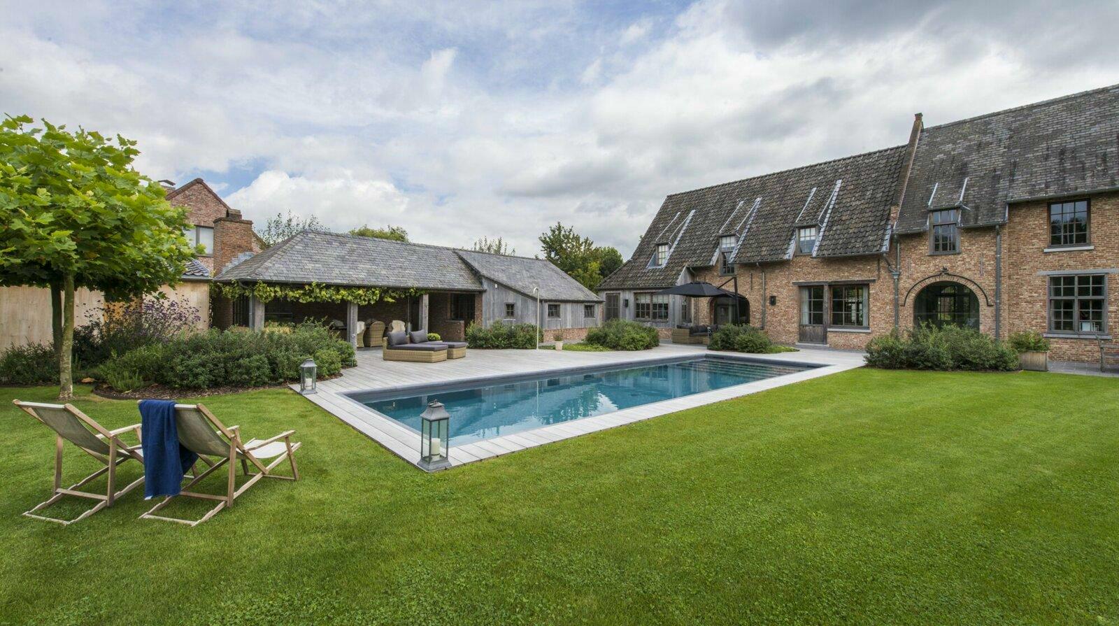 Betonnen zwembad in Nazareth