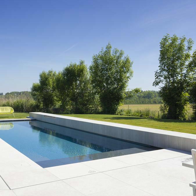 Totaalconcept - zwembad / tuin	Afmetingen: &nbsp;12&nbsp;x 4 x 1,5 m	Kleur: donkergrijs&nbsp;