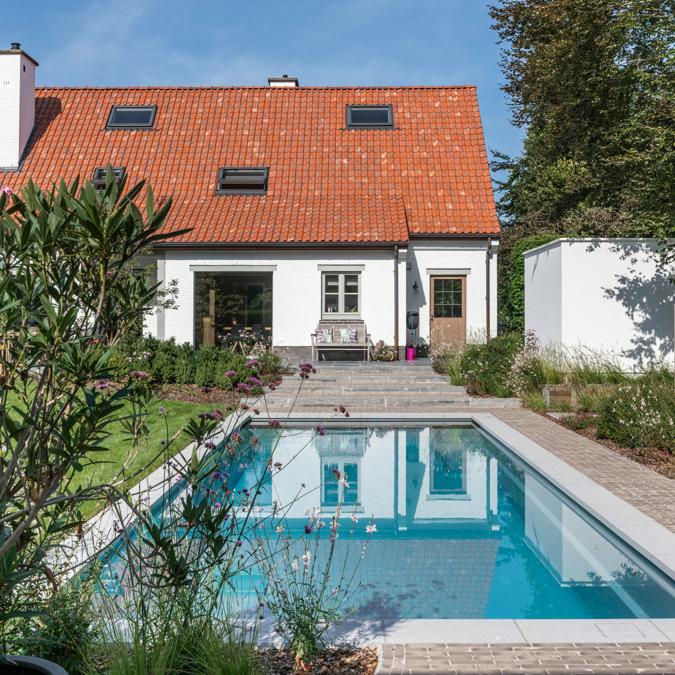 Totaalconcept - zwembad / tuin&nbsp;	Afmetingen: &nbsp;10&nbsp;x 4 x 1,5 m	Kleur: lichtgrijs&nbs